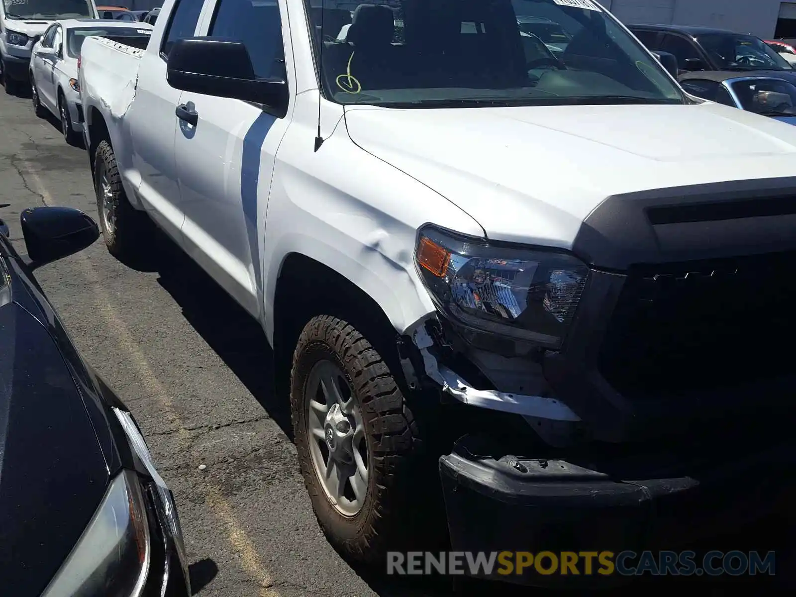 9 Photograph of a damaged car 5TFUM5F10KX080719 TOYOTA TUNDRA 2019