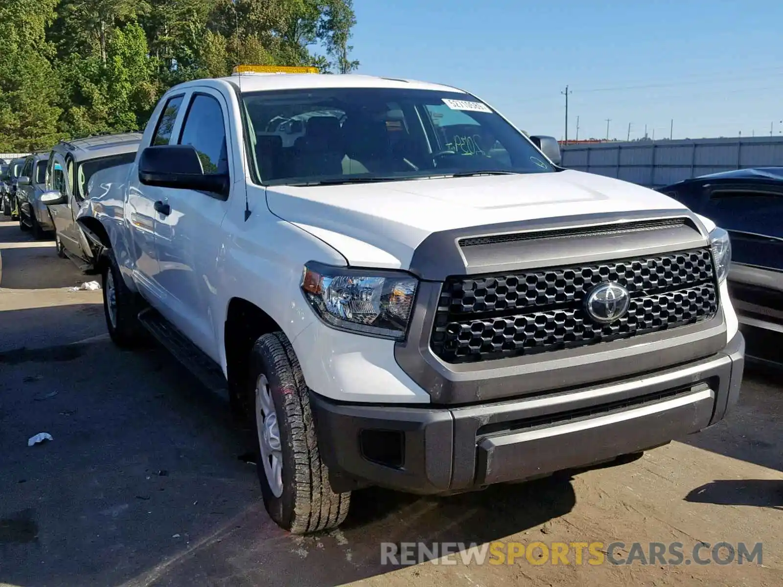 1 Photograph of a damaged car 5TFUM5F10KX082275 TOYOTA TUNDRA 2019