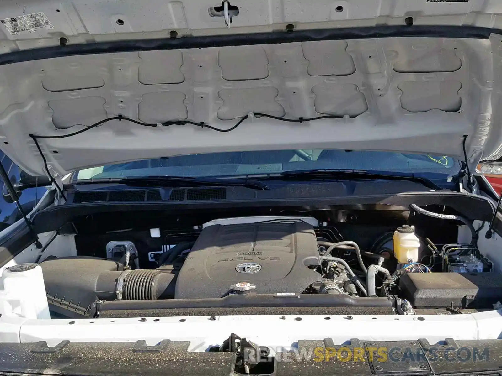 7 Photograph of a damaged car 5TFUM5F10KX082275 TOYOTA TUNDRA 2019