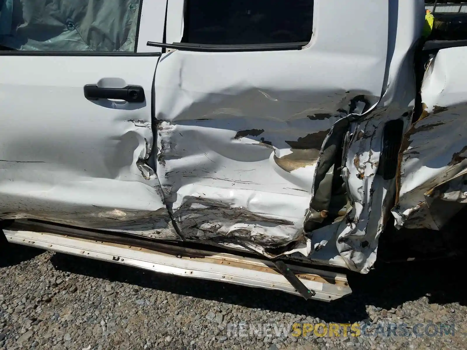 10 Photograph of a damaged car 5TFUM5F10KX082308 TOYOTA TUNDRA 2019