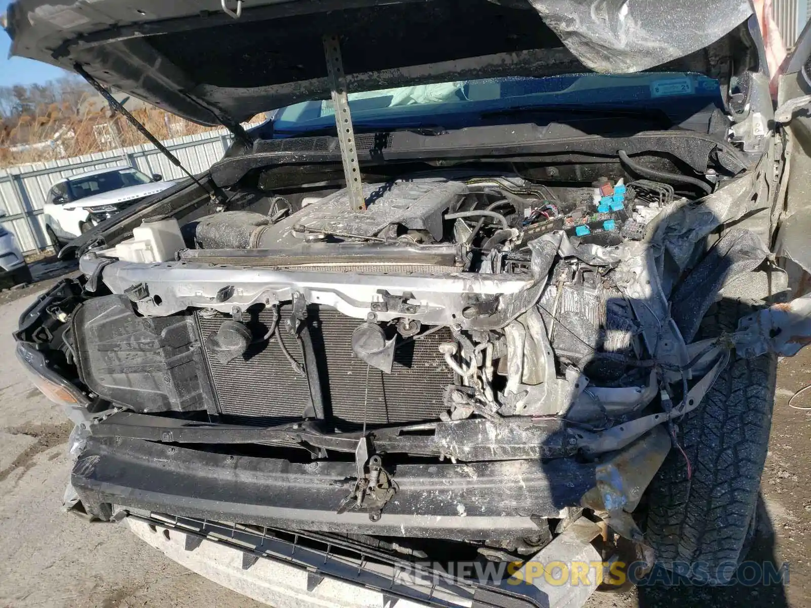 7 Photograph of a damaged car 5TFUM5F12KX083010 TOYOTA TUNDRA 2019