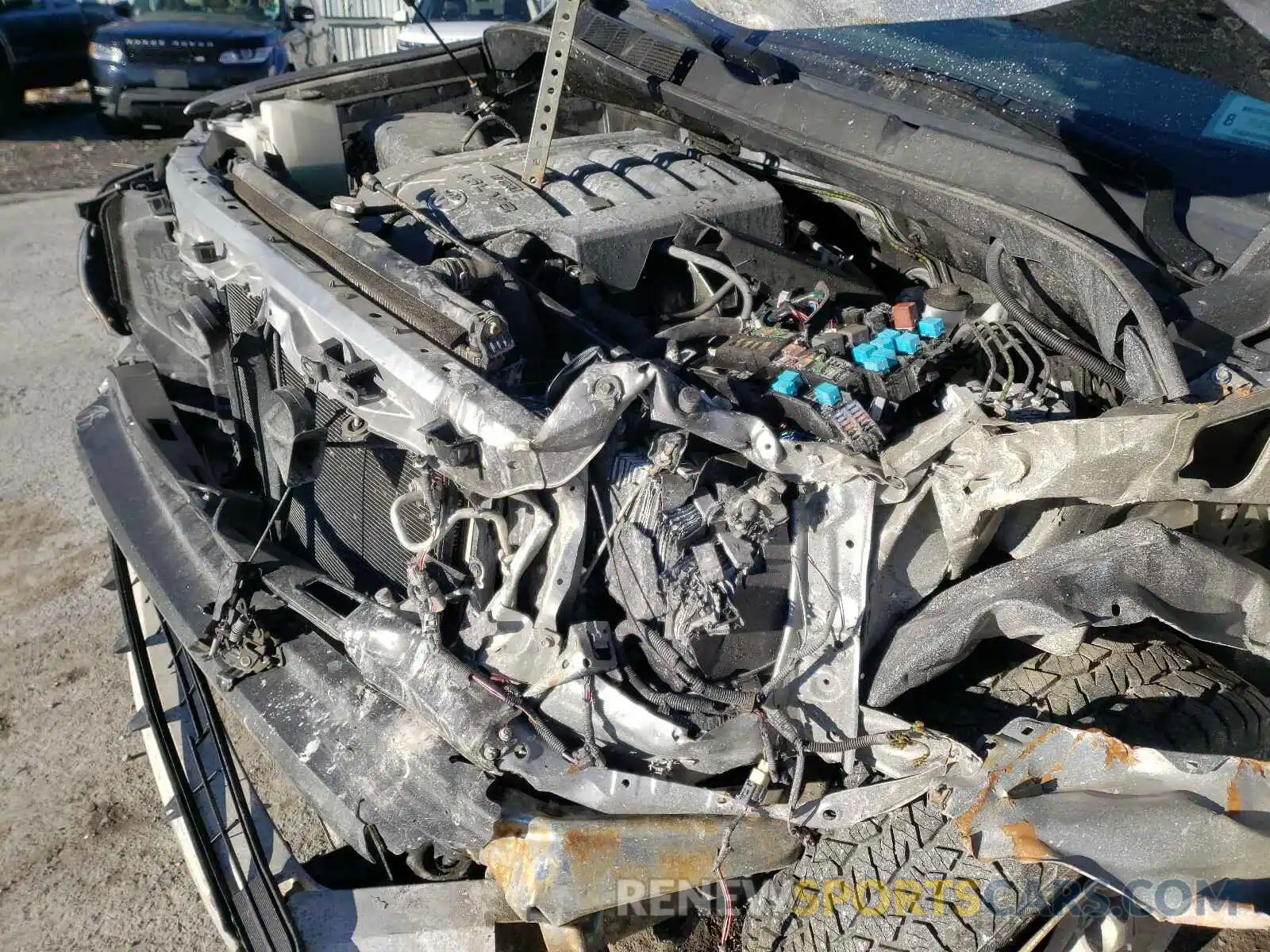 9 Фотография поврежденного автомобиля 5TFUM5F12KX083010 TOYOTA TUNDRA 2019