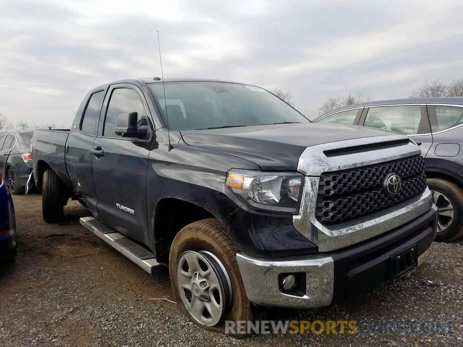 1 Photograph of a damaged car 5TFUM5F13KX083369 TOYOTA TUNDRA 2019