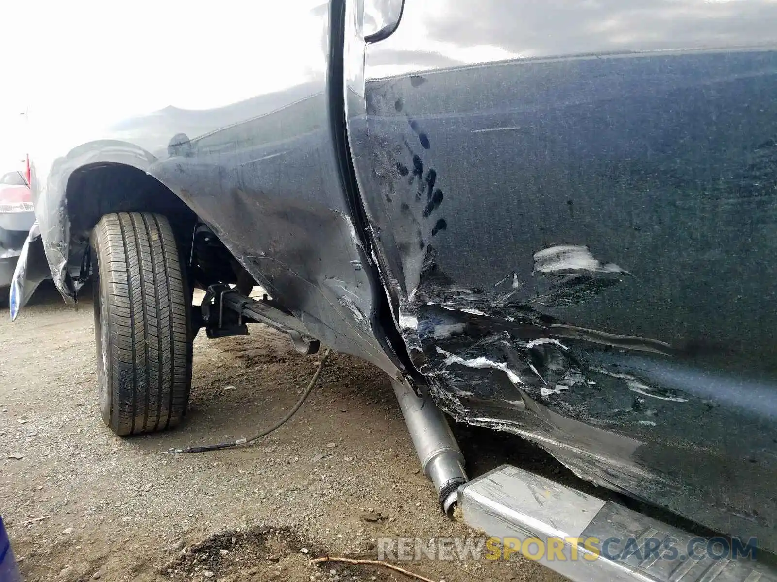 9 Photograph of a damaged car 5TFUM5F13KX083369 TOYOTA TUNDRA 2019