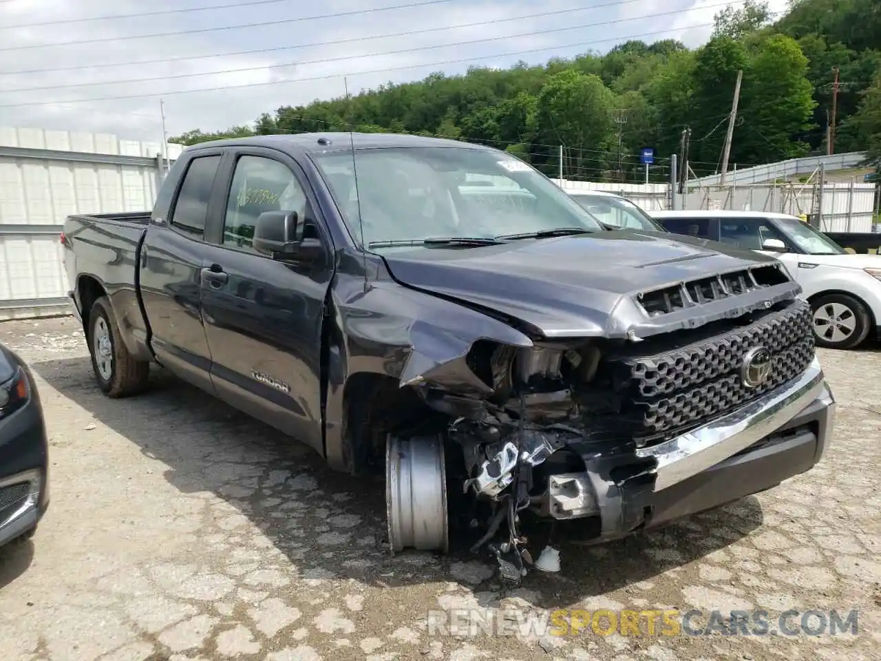 1 Photograph of a damaged car 5TFUM5F13KX083629 TOYOTA TUNDRA 2019