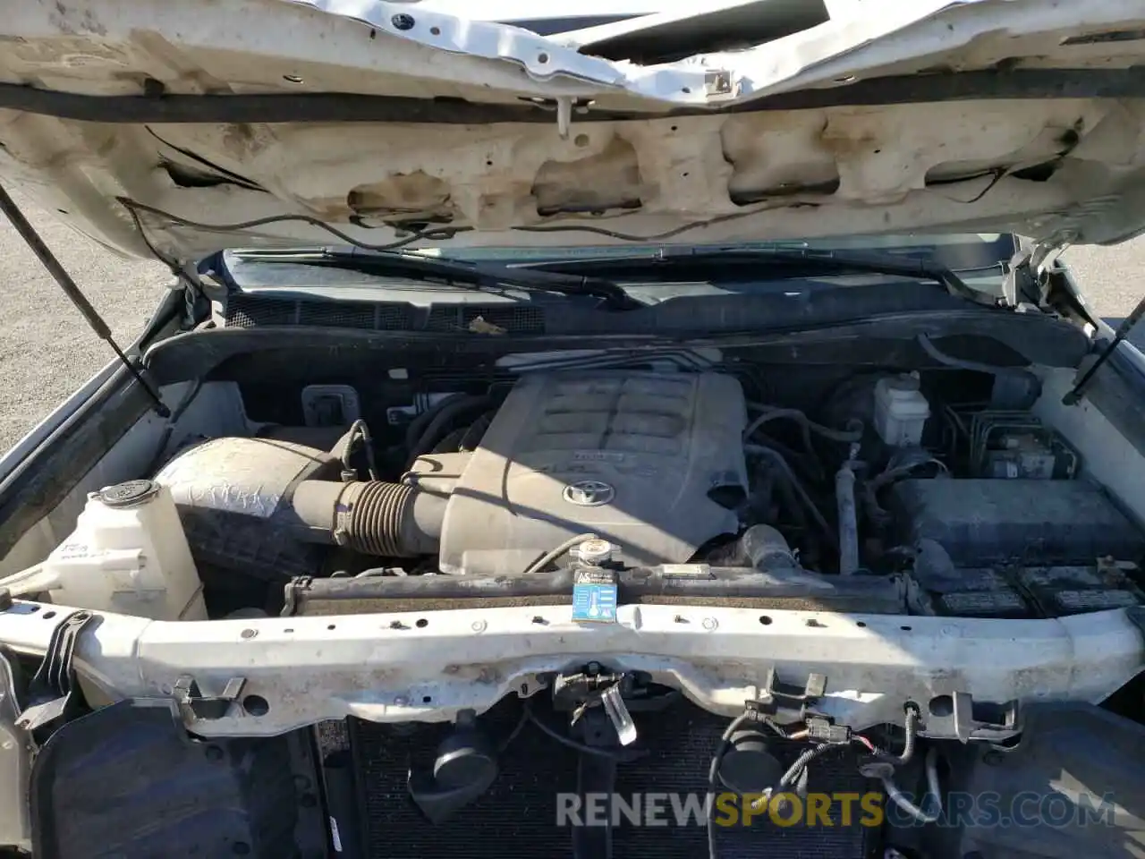 7 Photograph of a damaged car 5TFUM5F14KX081243 TOYOTA TUNDRA 2019