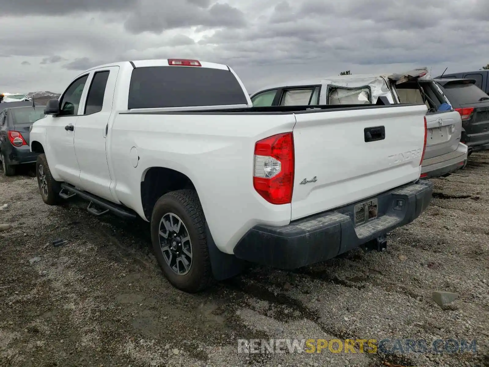 3 Photograph of a damaged car 5TFUM5F14KX082036 TOYOTA TUNDRA 2019