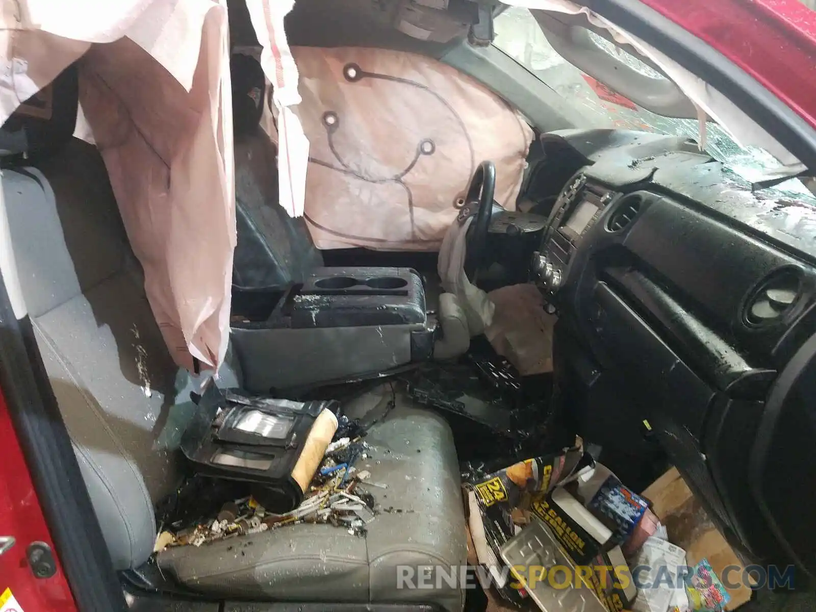 5 Photograph of a damaged car 5TFUM5F15KX080943 TOYOTA TUNDRA 2019