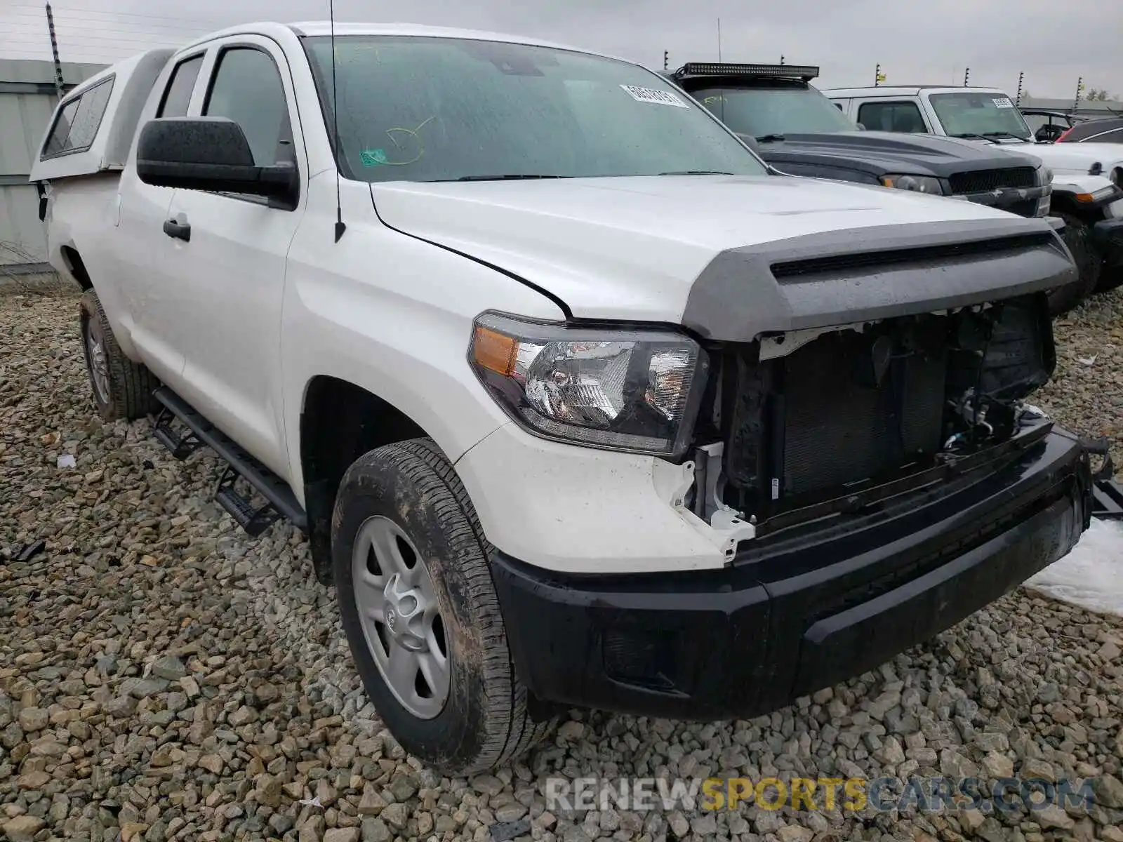 1 Photograph of a damaged car 5TFUM5F15KX081302 TOYOTA TUNDRA 2019