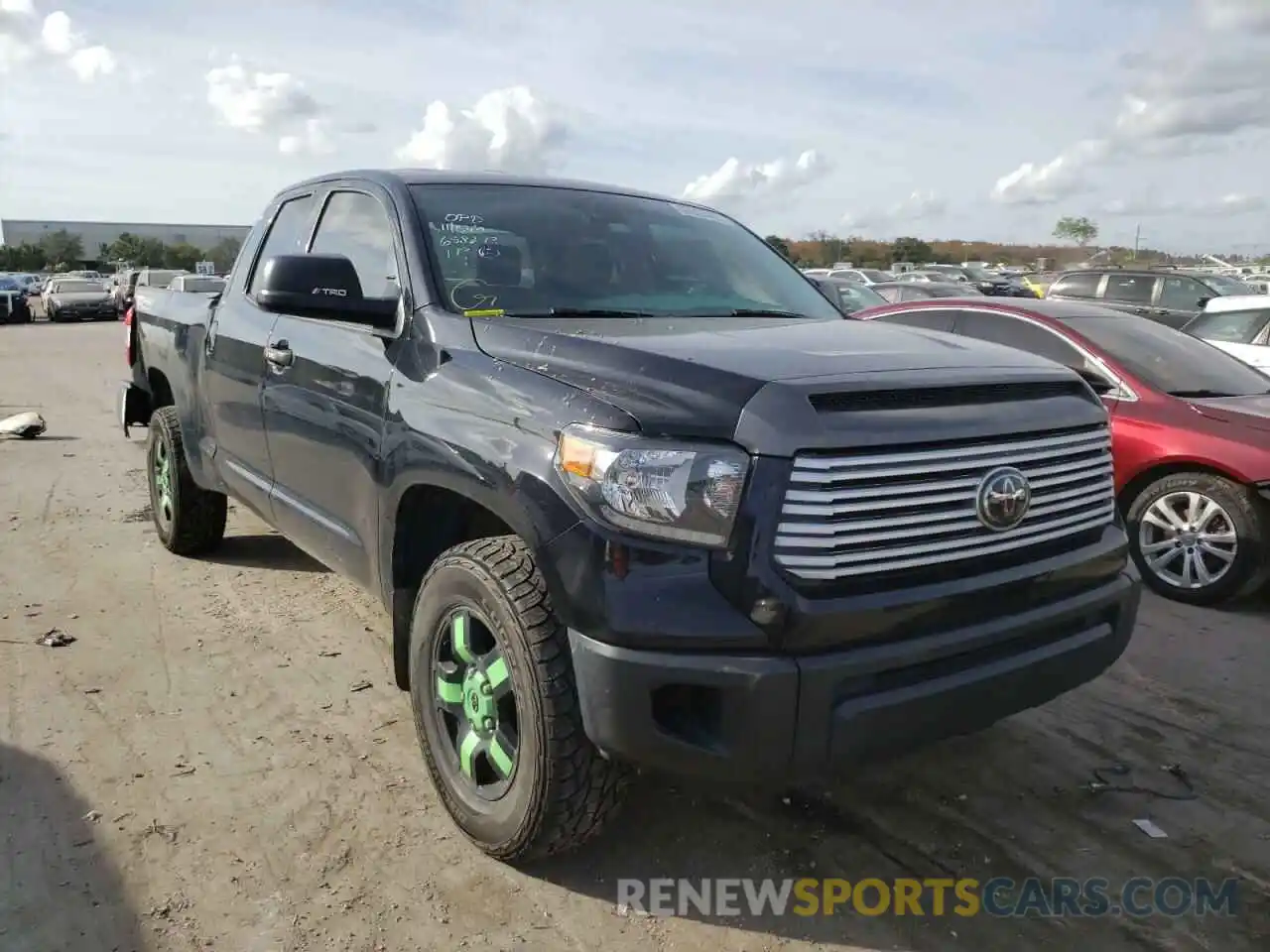 1 Photograph of a damaged car 5TFUM5F15KX083342 TOYOTA TUNDRA 2019