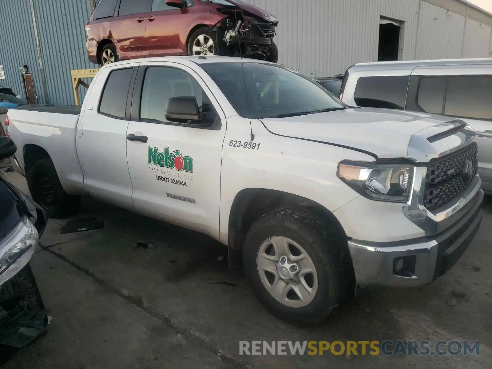 1 Photograph of a damaged car 5TFUM5F15KX083812 TOYOTA TUNDRA 2019