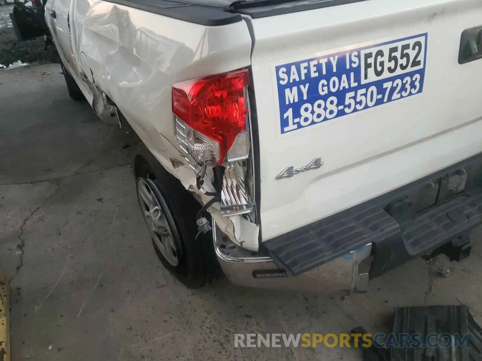 9 Photograph of a damaged car 5TFUM5F15KX083812 TOYOTA TUNDRA 2019