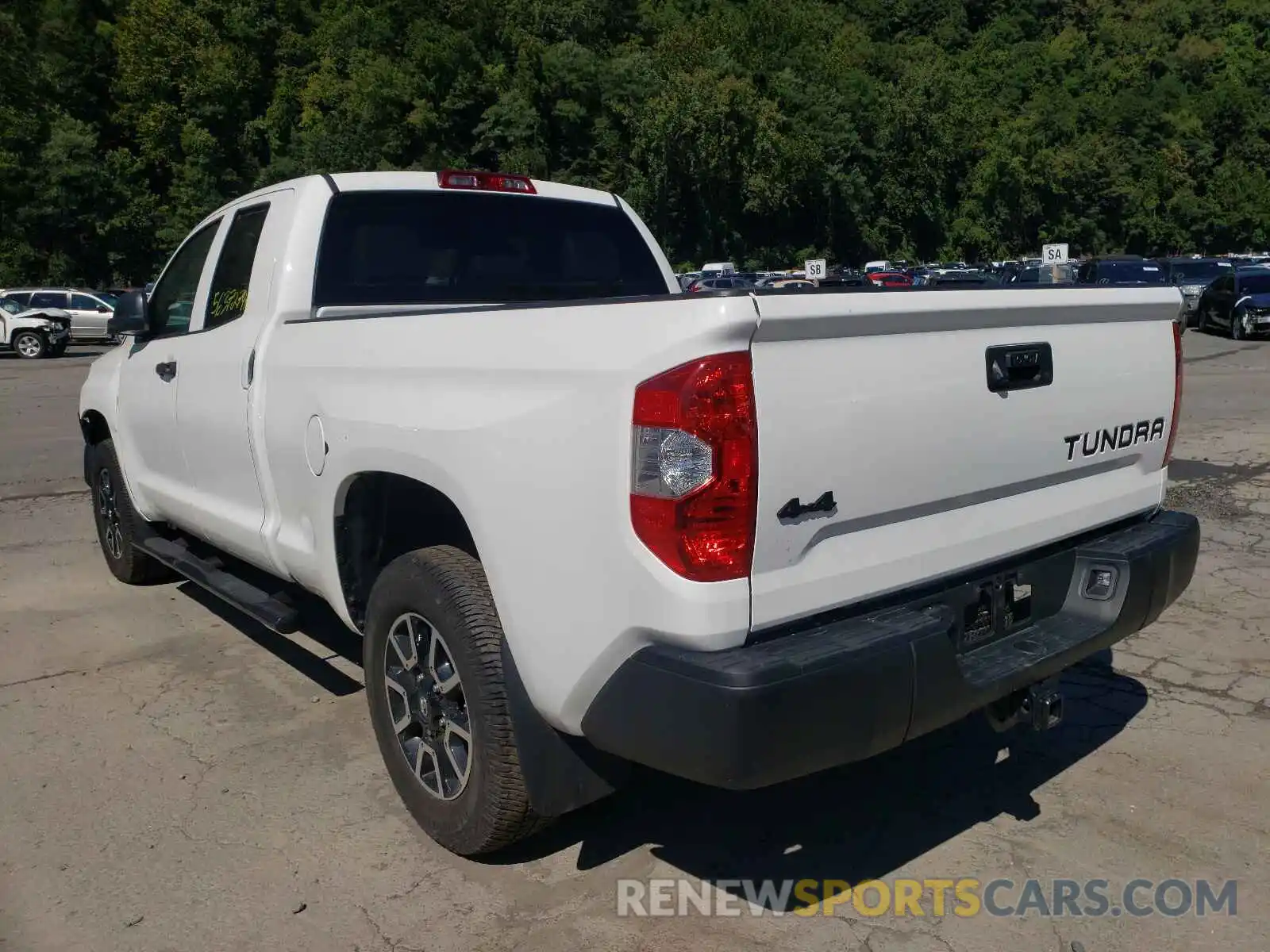 3 Photograph of a damaged car 5TFUM5F17KX082628 TOYOTA TUNDRA 2019