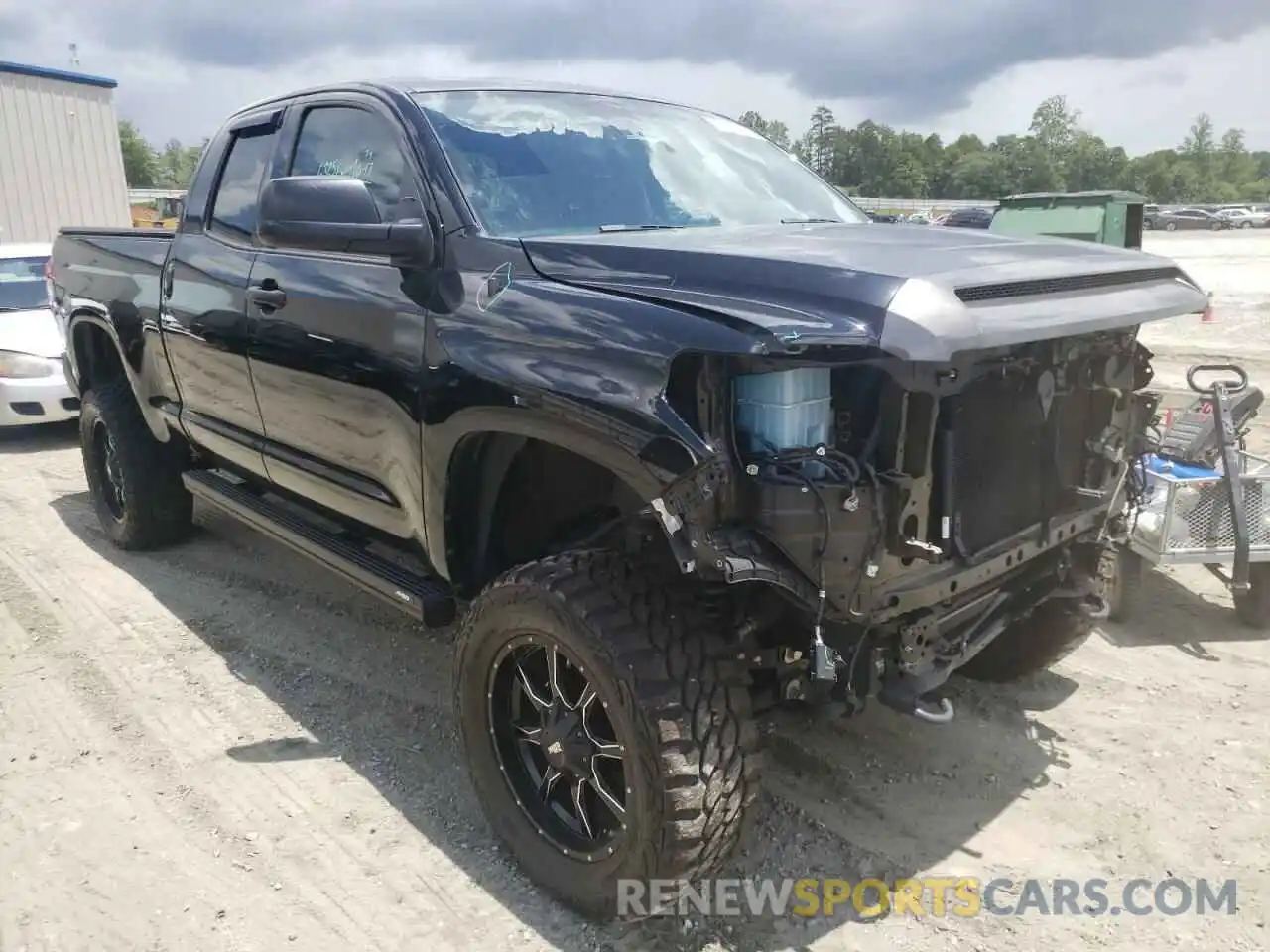 1 Photograph of a damaged car 5TFUM5F19KX080654 TOYOTA TUNDRA 2019