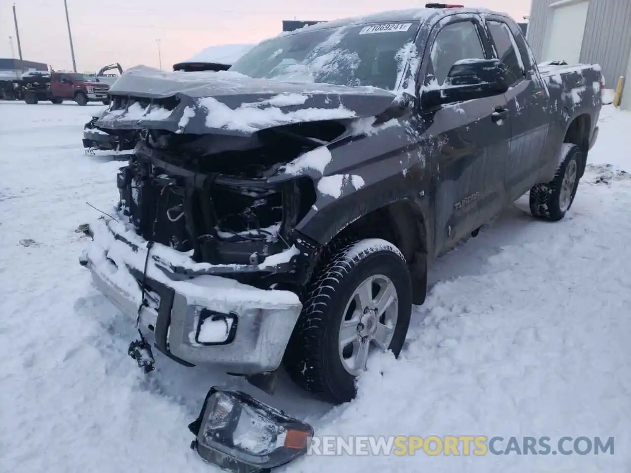 2 Photograph of a damaged car 5TFUM5F1XKX081635 TOYOTA TUNDRA 2019