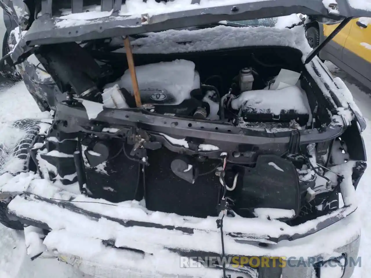 7 Photograph of a damaged car 5TFUM5F1XKX081635 TOYOTA TUNDRA 2019