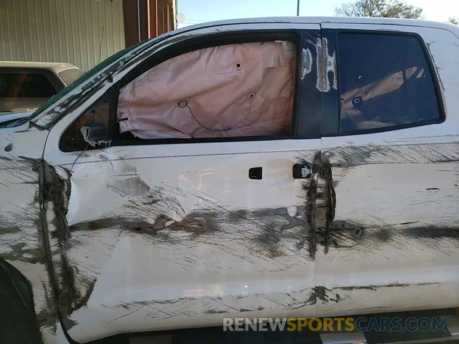 10 Photograph of a damaged car 5TFUW5F10KX795980 TOYOTA TUNDRA 2019