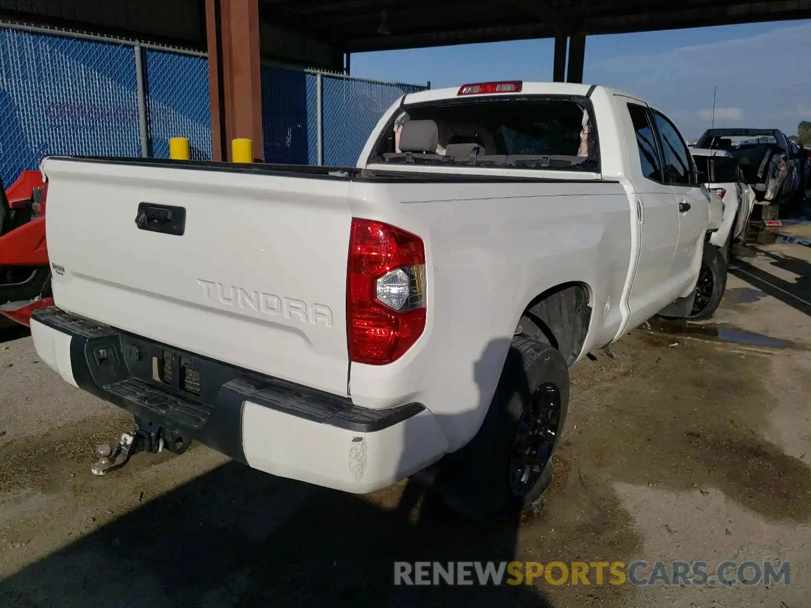 4 Photograph of a damaged car 5TFUW5F10KX795980 TOYOTA TUNDRA 2019