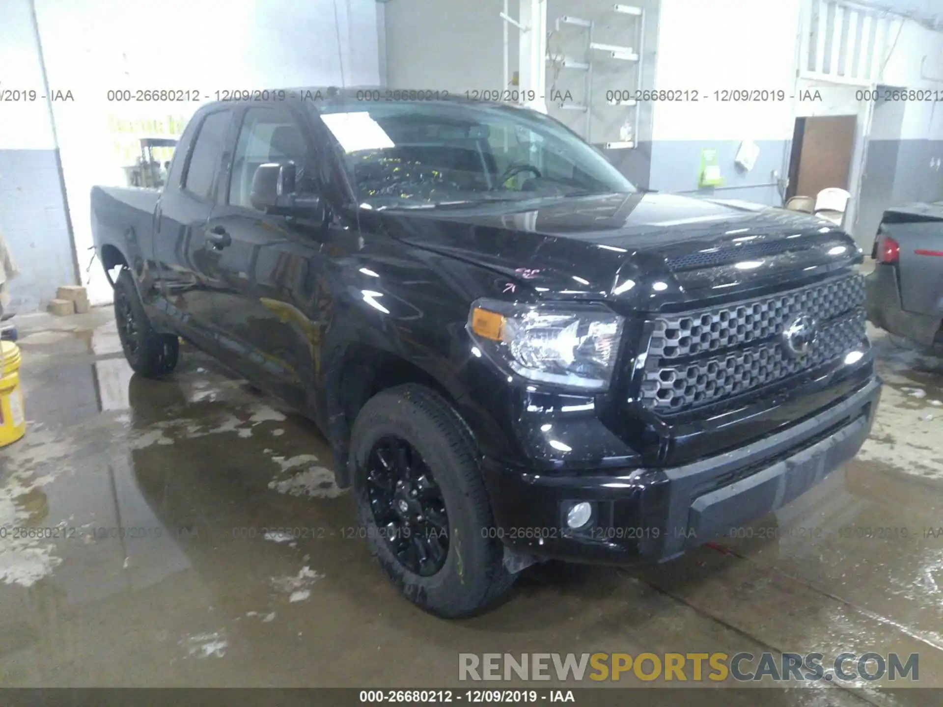 1 Photograph of a damaged car 5TFUW5F10KX809800 TOYOTA TUNDRA 2019