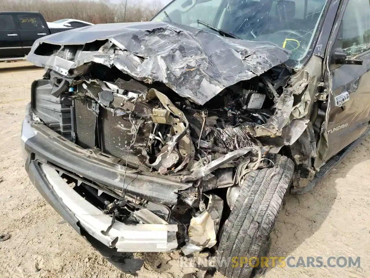 9 Photograph of a damaged car 5TFUW5F10KX852601 TOYOTA TUNDRA 2019