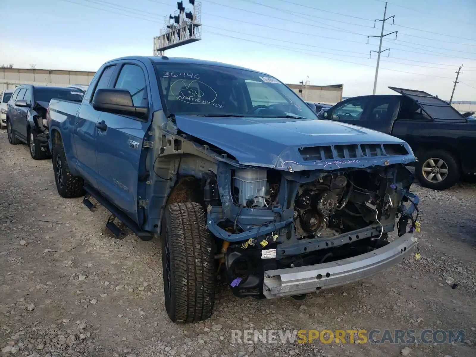 1 Photograph of a damaged car 5TFUW5F11KX780517 TOYOTA TUNDRA 2019