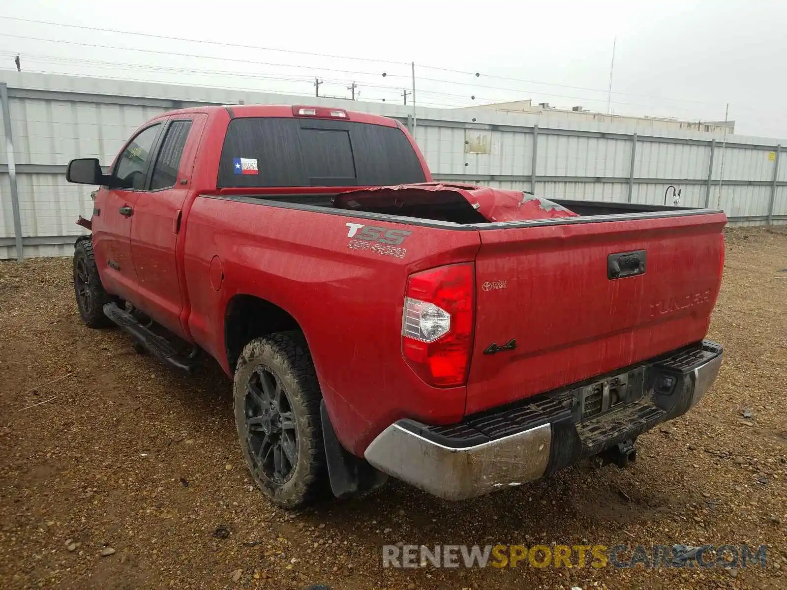 3 Photograph of a damaged car 5TFUW5F11KX784681 TOYOTA TUNDRA 2019