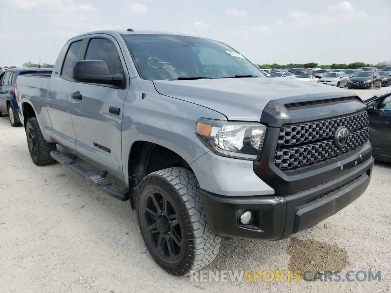 1 Photograph of a damaged car 5TFUW5F11KX799925 TOYOTA TUNDRA 2019