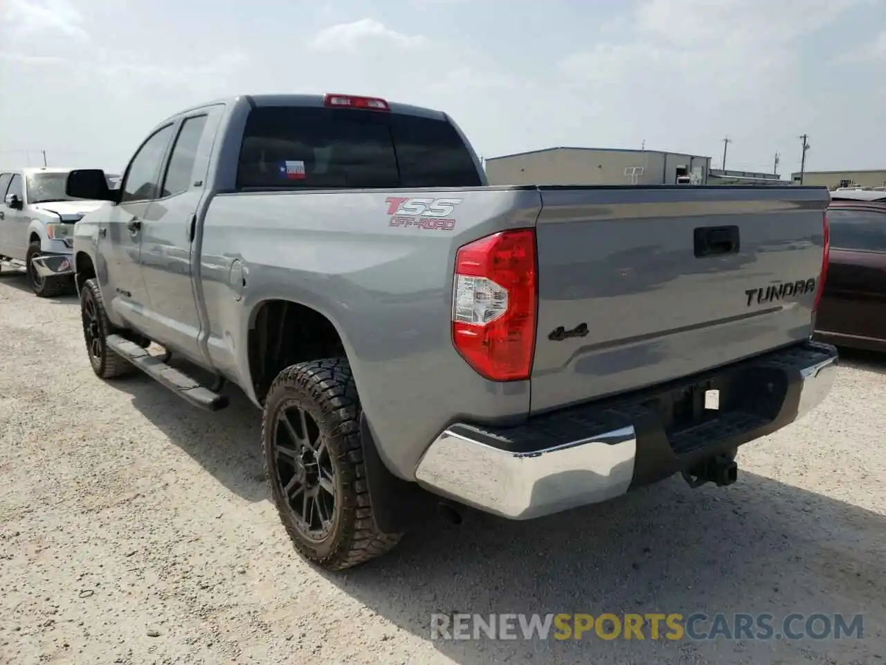 3 Photograph of a damaged car 5TFUW5F11KX799925 TOYOTA TUNDRA 2019