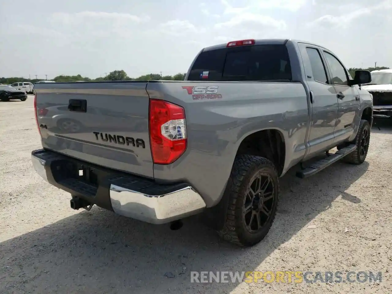 4 Photograph of a damaged car 5TFUW5F11KX799925 TOYOTA TUNDRA 2019