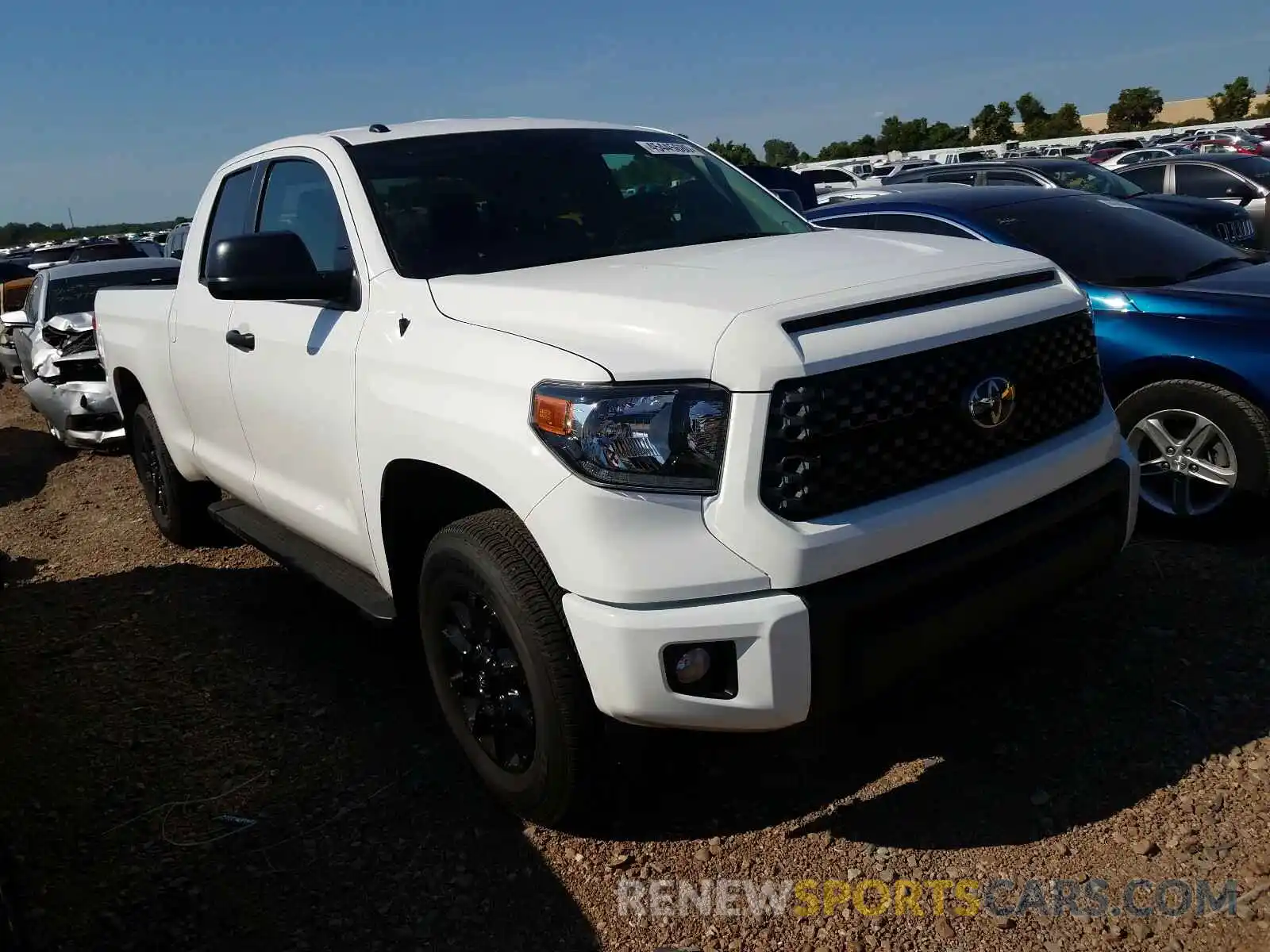 1 Photograph of a damaged car 5TFUW5F11KX809899 TOYOTA TUNDRA 2019