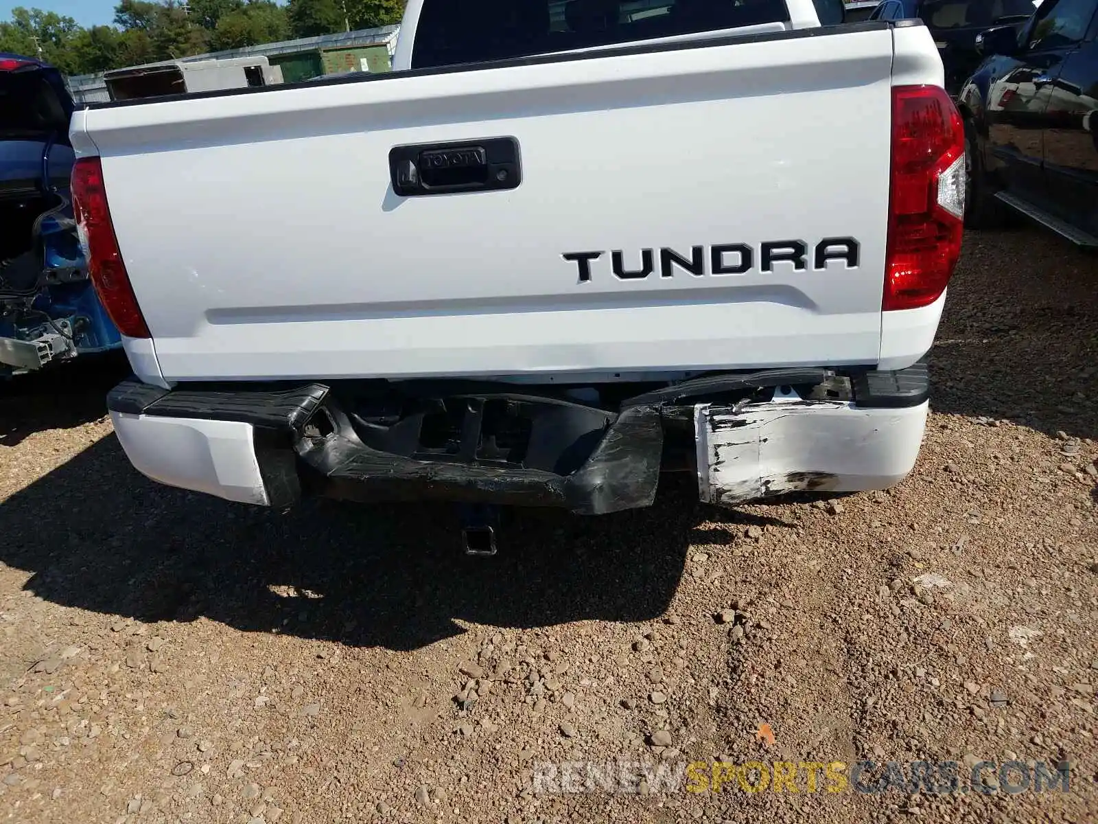 9 Photograph of a damaged car 5TFUW5F11KX809899 TOYOTA TUNDRA 2019