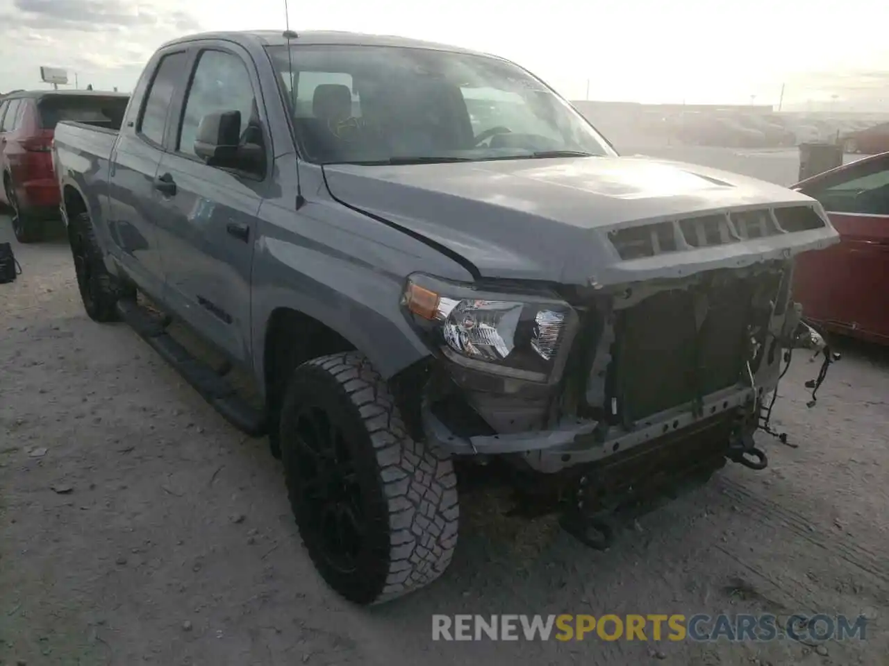 1 Photograph of a damaged car 5TFUW5F11KX813502 TOYOTA TUNDRA 2019