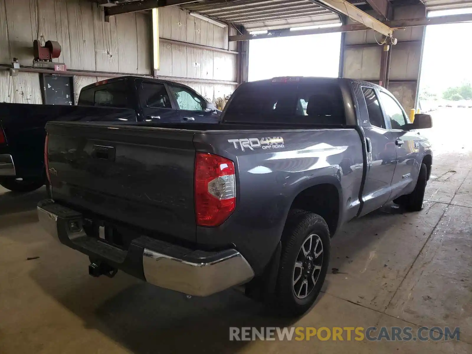 4 Photograph of a damaged car 5TFUW5F12KX832690 TOYOTA TUNDRA 2019