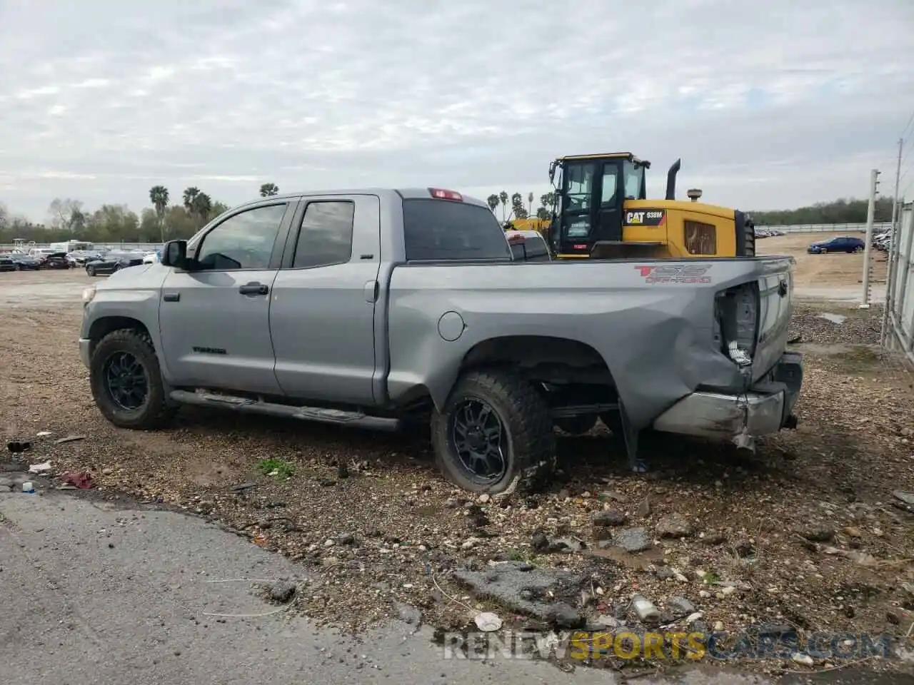 9 Photograph of a damaged car 5TFUW5F13KX784018 TOYOTA TUNDRA 2019