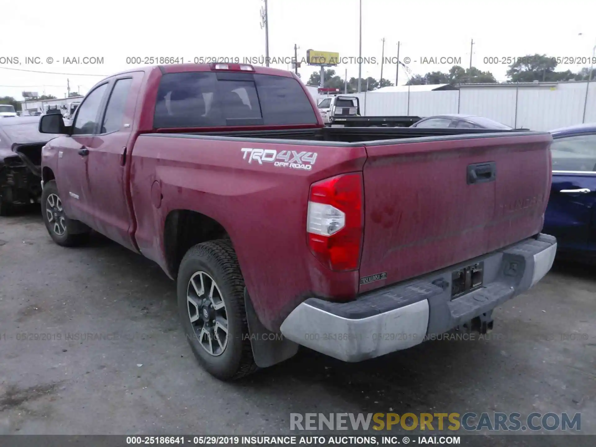 3 Photograph of a damaged car 5TFUW5F13KX795665 TOYOTA TUNDRA 2019