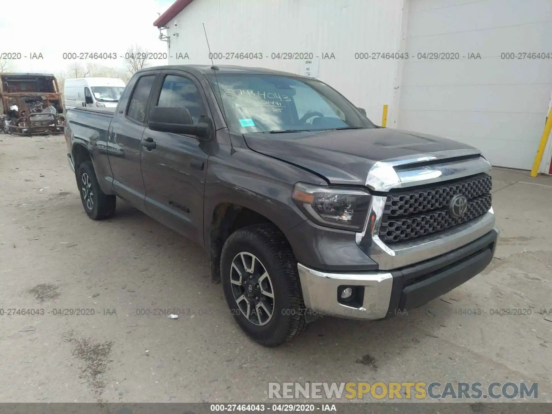 1 Photograph of a damaged car 5TFUW5F13KX799828 TOYOTA TUNDRA 2019