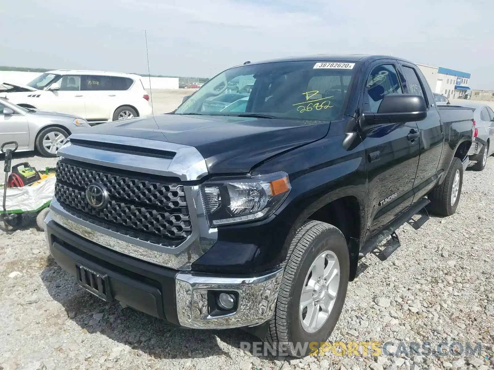 2 Фотография поврежденного автомобиля 5TFUW5F13KX832682 TOYOTA TUNDRA 2019