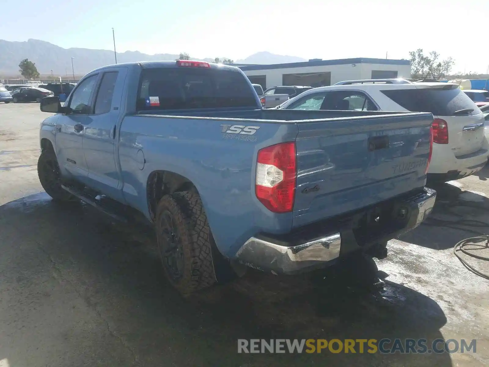 3 Photograph of a damaged car 5TFUW5F13KX861812 TOYOTA TUNDRA 2019