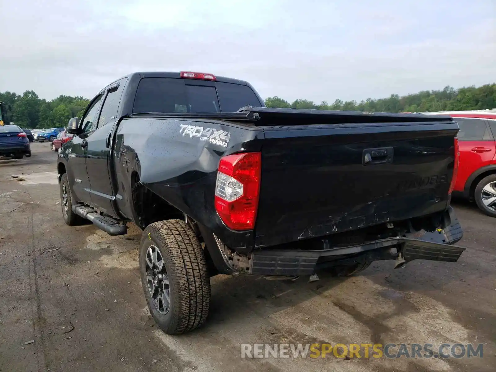 3 Photograph of a damaged car 5TFUW5F14KX778454 TOYOTA TUNDRA 2019