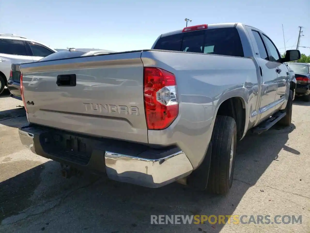 4 Photograph of a damaged car 5TFUW5F14KX842976 TOYOTA TUNDRA 2019