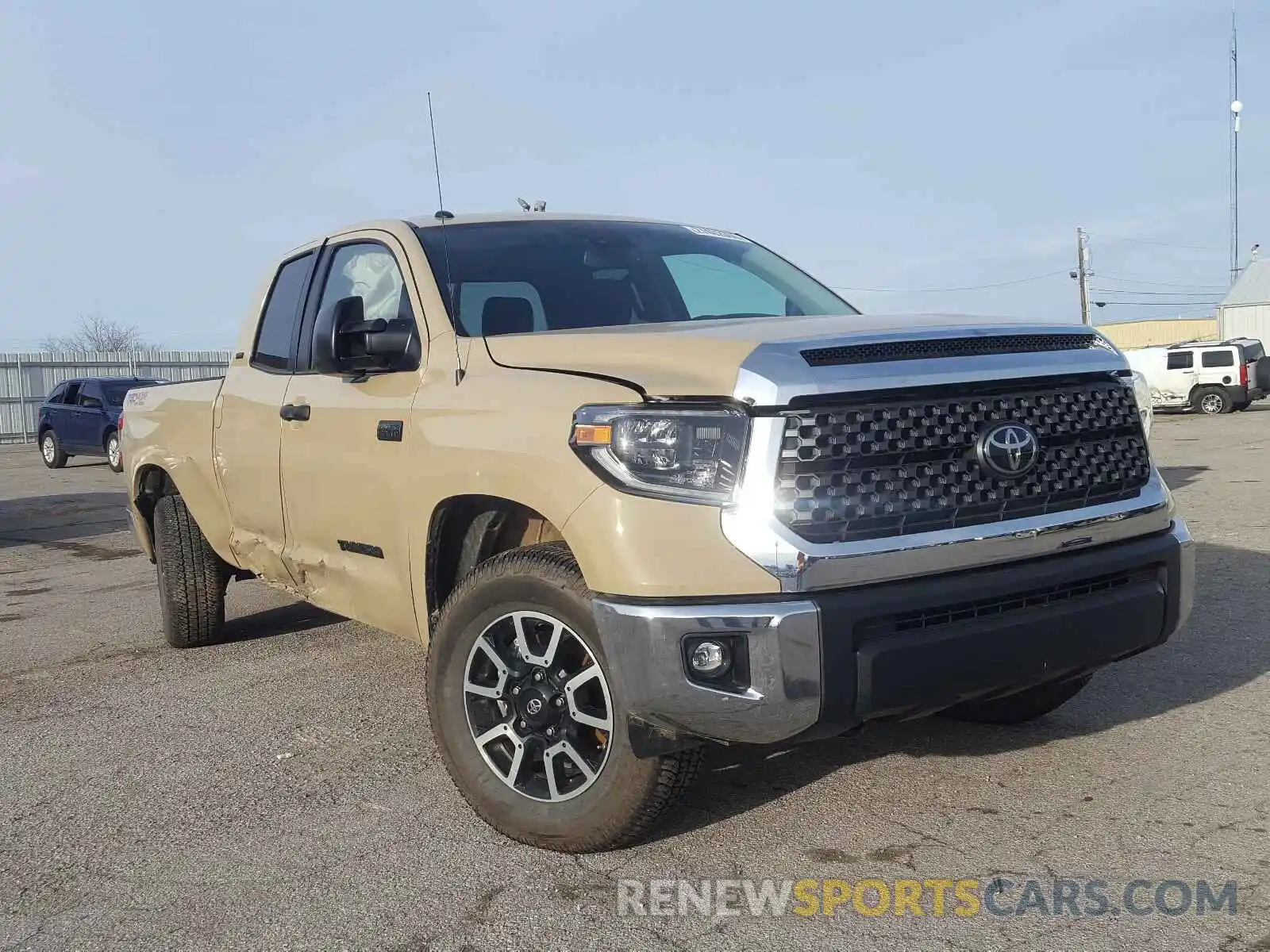 1 Photograph of a damaged car 5TFUW5F14KX843710 TOYOTA TUNDRA 2019