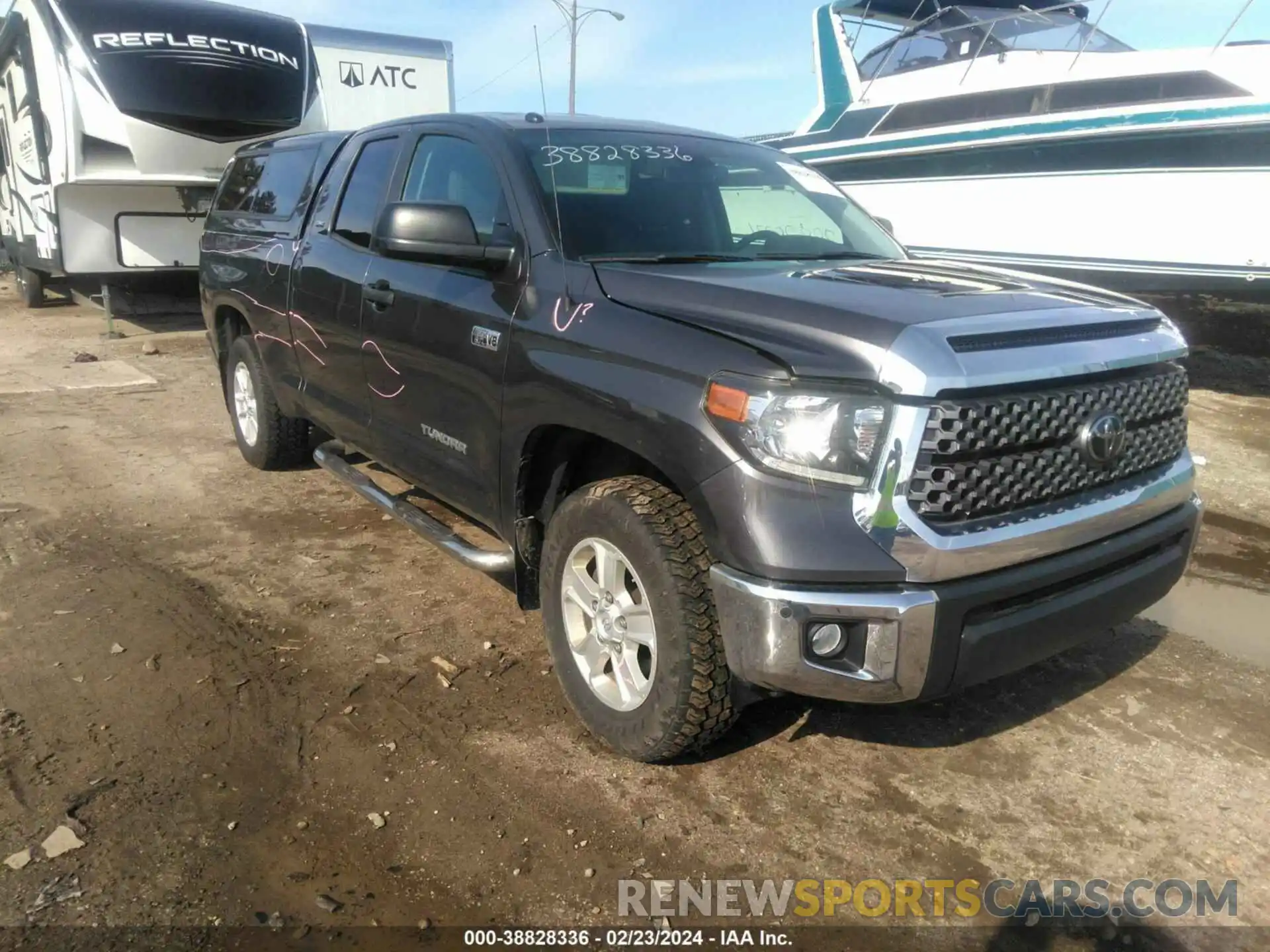 1 Photograph of a damaged car 5TFUW5F14KX868915 TOYOTA TUNDRA 2019