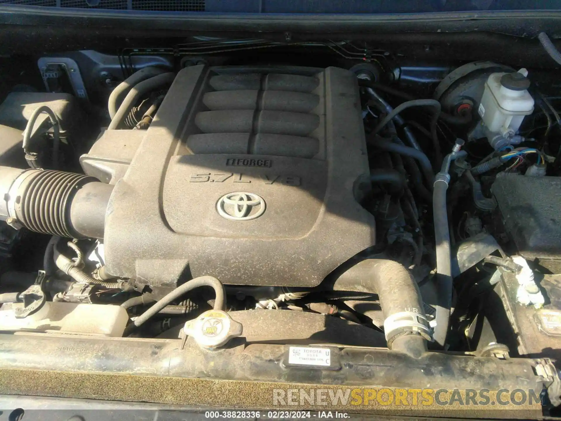 10 Photograph of a damaged car 5TFUW5F14KX868915 TOYOTA TUNDRA 2019