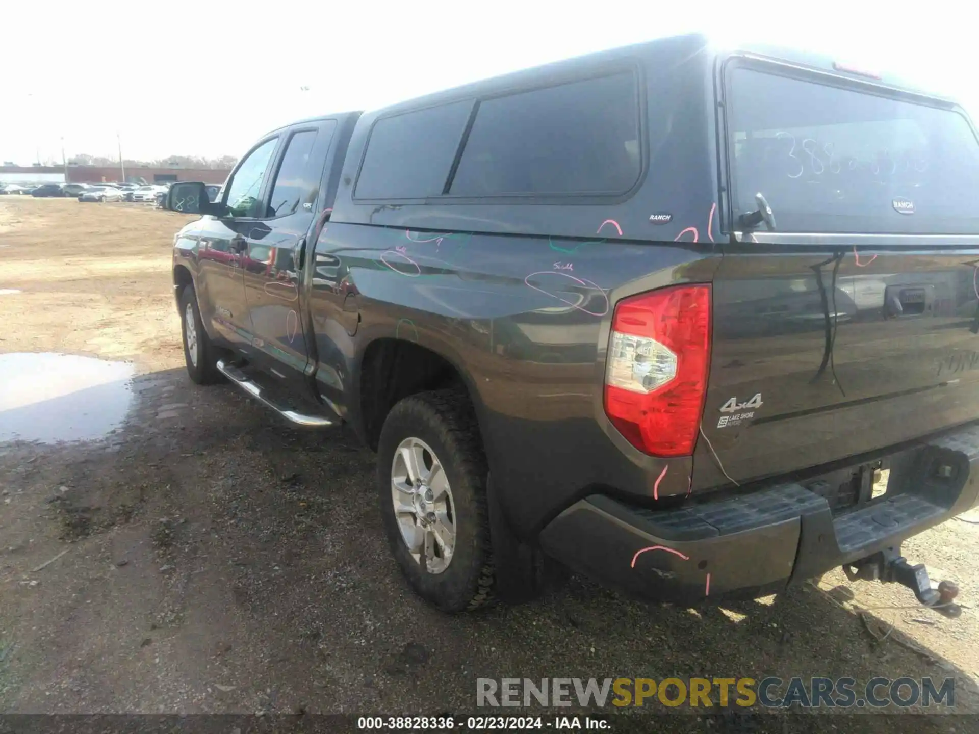 3 Photograph of a damaged car 5TFUW5F14KX868915 TOYOTA TUNDRA 2019