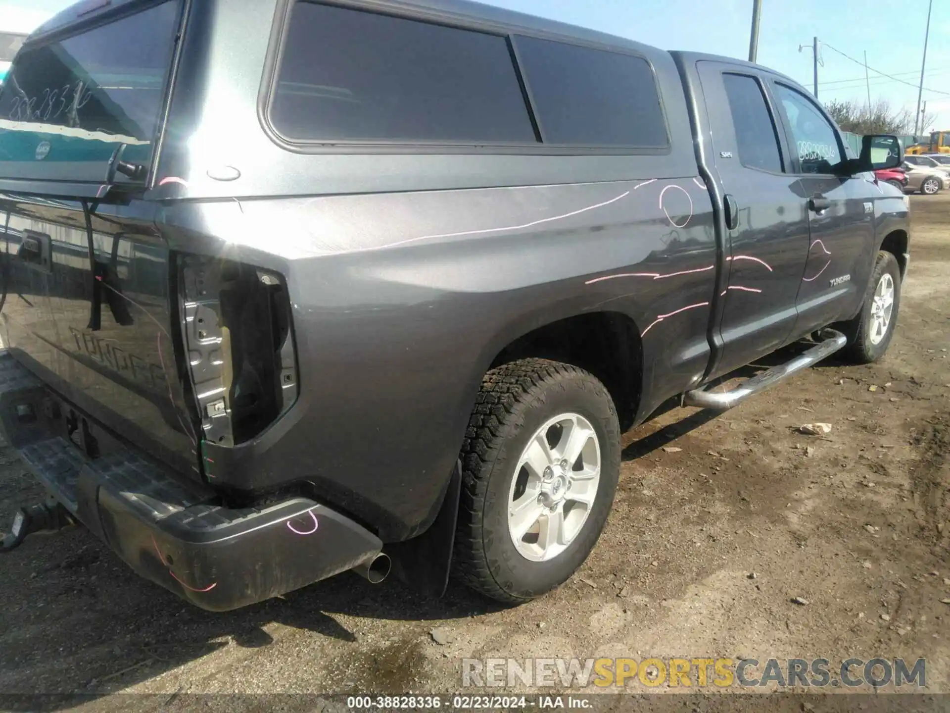 4 Photograph of a damaged car 5TFUW5F14KX868915 TOYOTA TUNDRA 2019