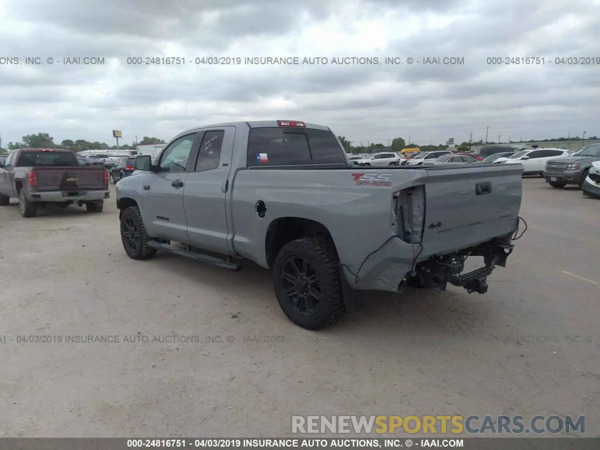 3 Photograph of a damaged car 5TFUW5F15KX815219 TOYOTA TUNDRA 2019