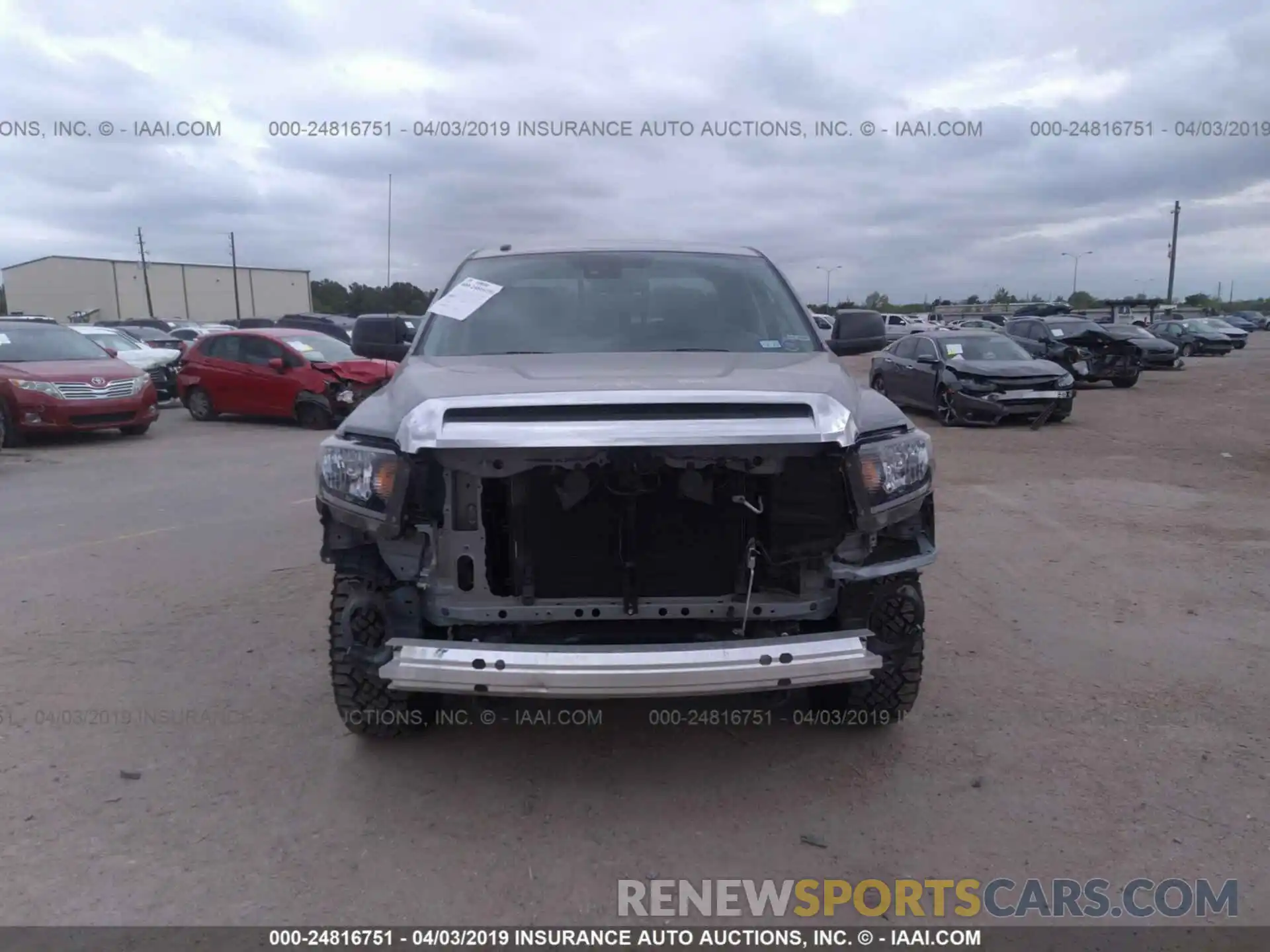 6 Photograph of a damaged car 5TFUW5F15KX815219 TOYOTA TUNDRA 2019