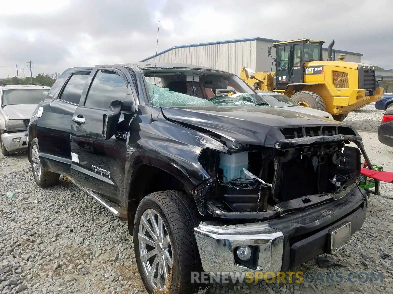 1 Photograph of a damaged car 5TFUW5F15KX820680 TOYOTA TUNDRA 2019