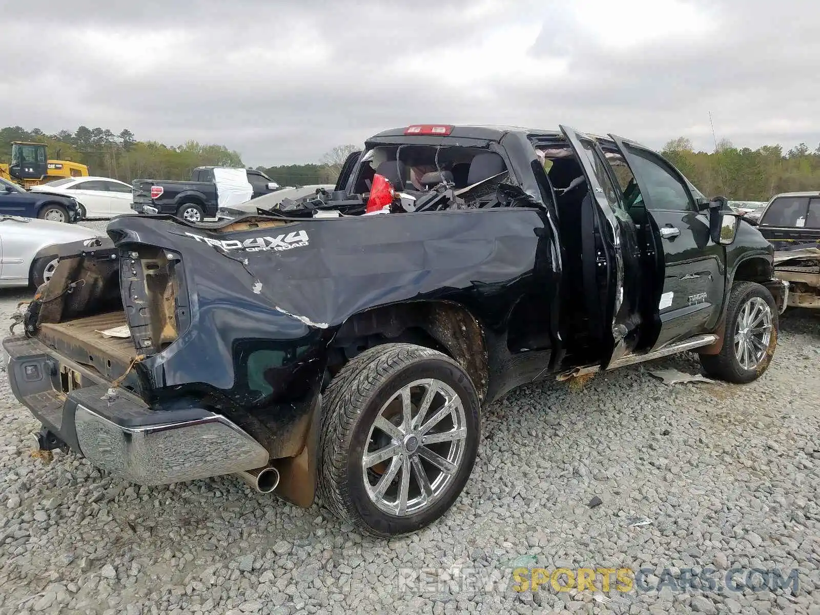 4 Photograph of a damaged car 5TFUW5F15KX820680 TOYOTA TUNDRA 2019