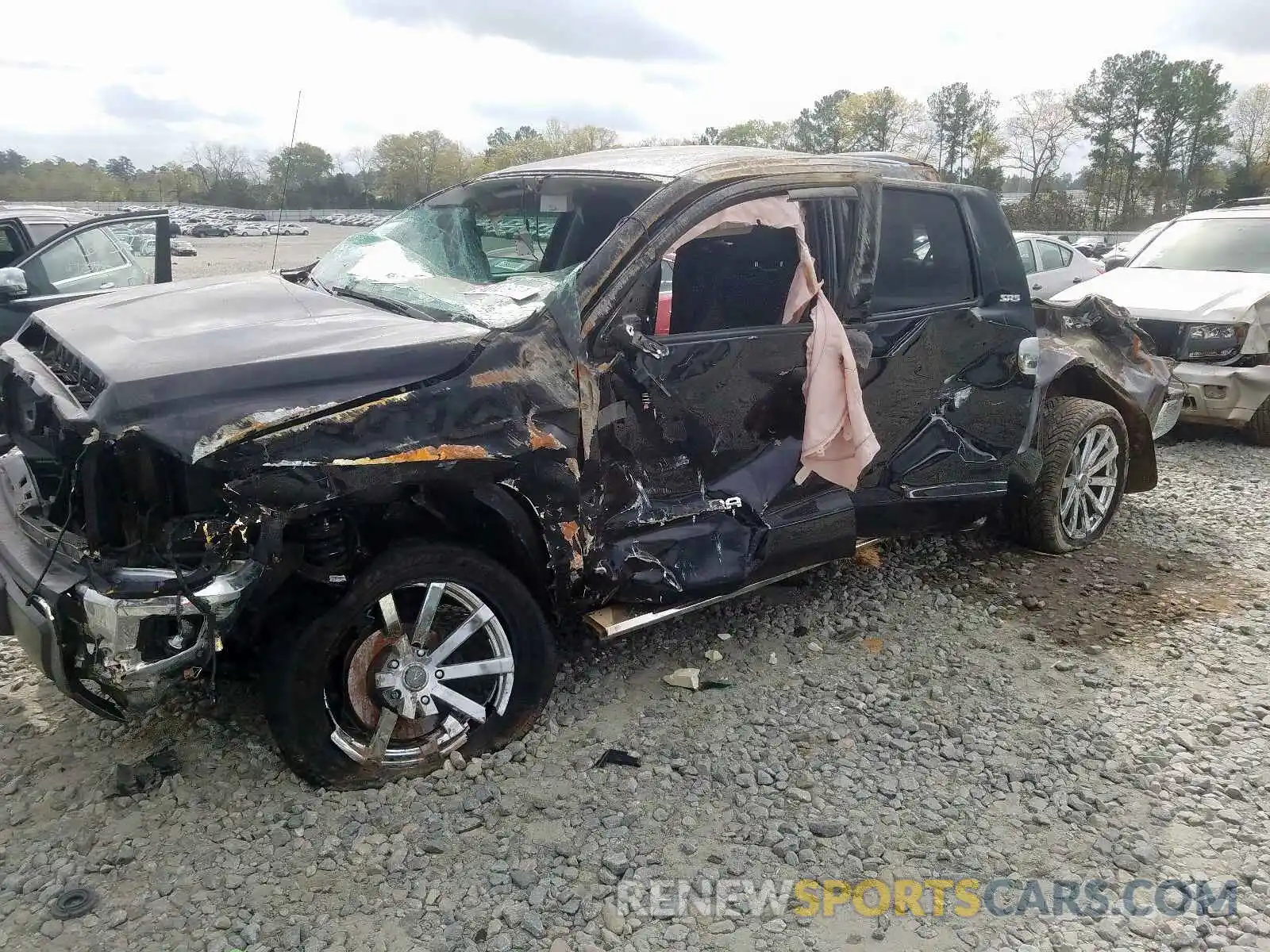 9 Photograph of a damaged car 5TFUW5F15KX820680 TOYOTA TUNDRA 2019